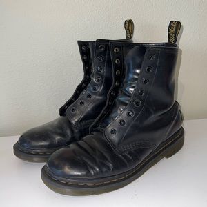 Black dr martens